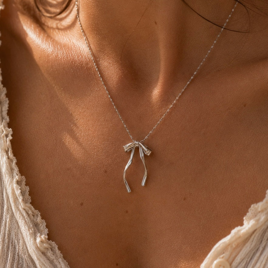 Bow Necklace