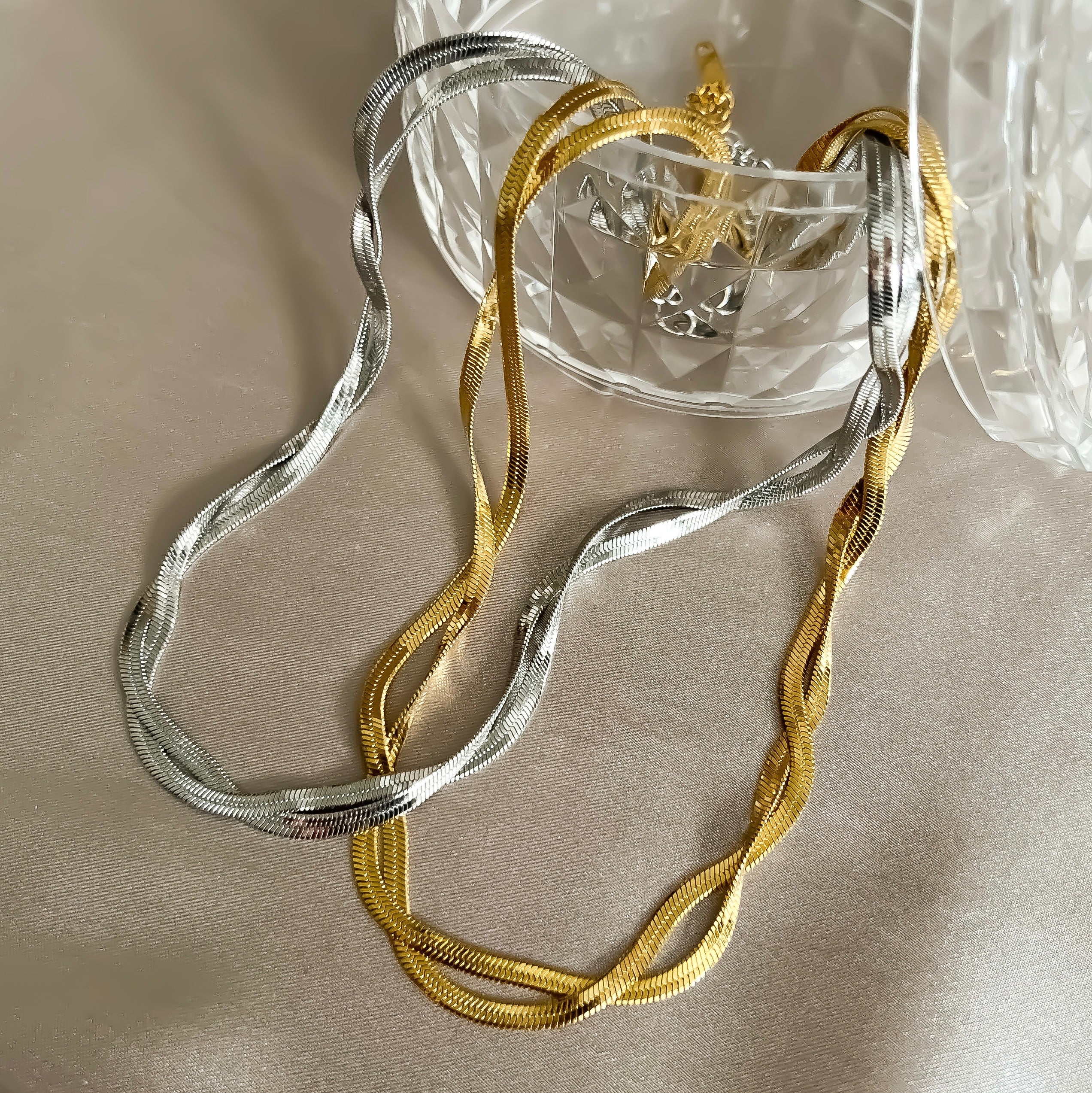 Twisted Larissa Chain