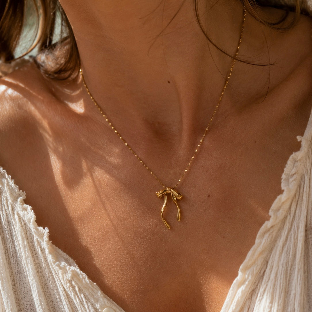 Bow Necklace
